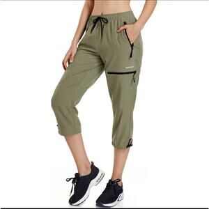 Ksmien Lightweight Hiking Capri Pants
